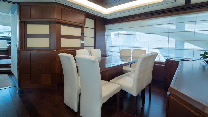 95 2008 AZIMUT YACHTS