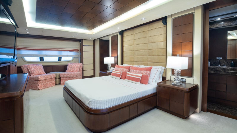 95 2008 AZIMUT YACHTS