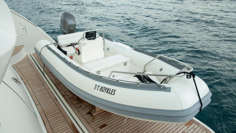 95 2008 AZIMUT YACHTS