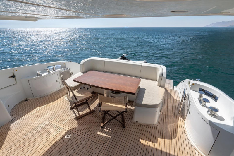 AZIMUT 64 2013 AZIMUT YACHTS
