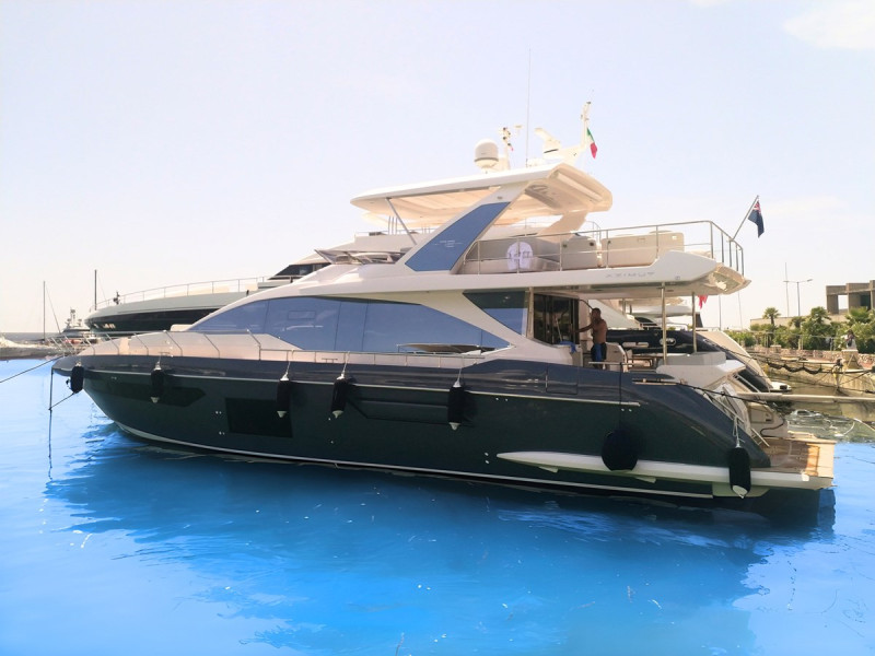 72 FLY 2022 AZIMUT YACHTS