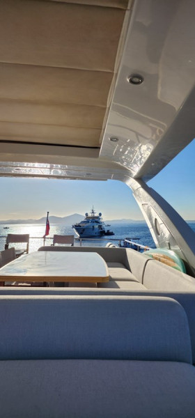 72 FLY 2022 AZIMUT YACHTS