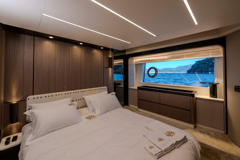 72 FLY 2022 AZIMUT YACHTS