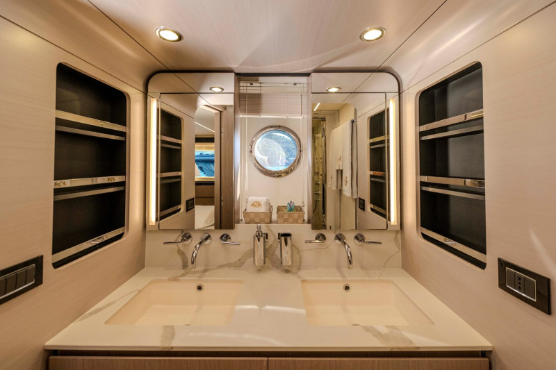 72 FLY 2022 AZIMUT YACHTS