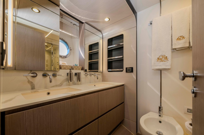 72 FLY 2022 AZIMUT YACHTS