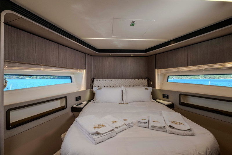 72 FLY 2022 AZIMUT YACHTS
