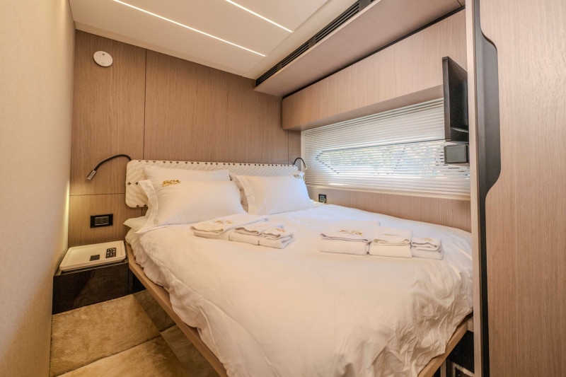 72 FLY 2022 AZIMUT YACHTS