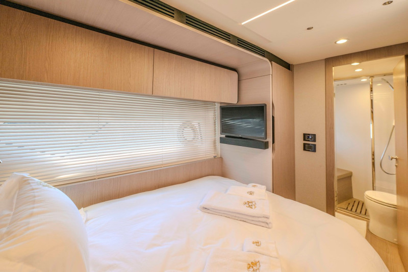 72 FLY 2022 AZIMUT YACHTS