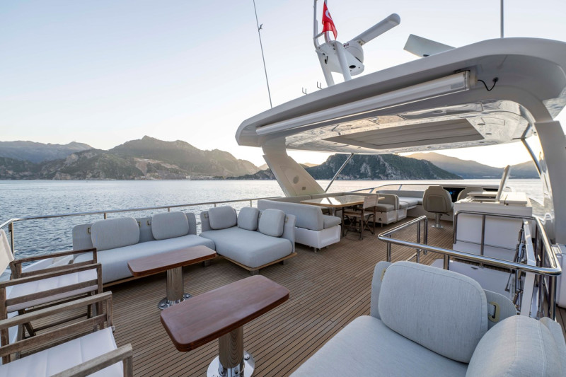 72 FLY 2022 AZIMUT YACHTS