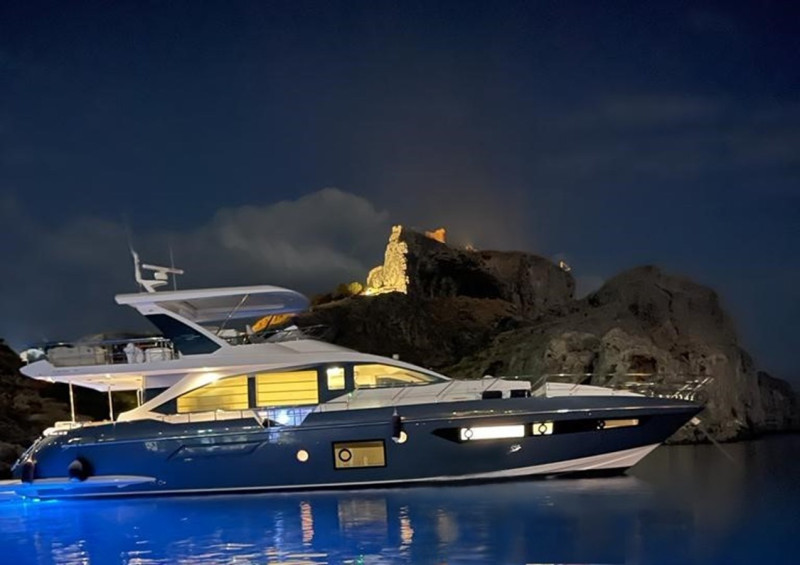 72 FLY 2022 AZIMUT YACHTS