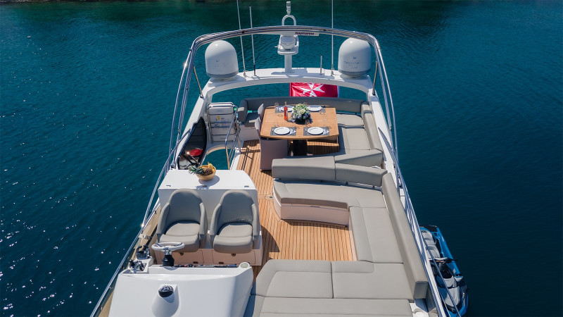 MANHATTAN 63 2011 SUNSEEKER