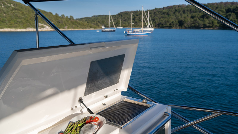 MANHATTAN 63 2011 SUNSEEKER