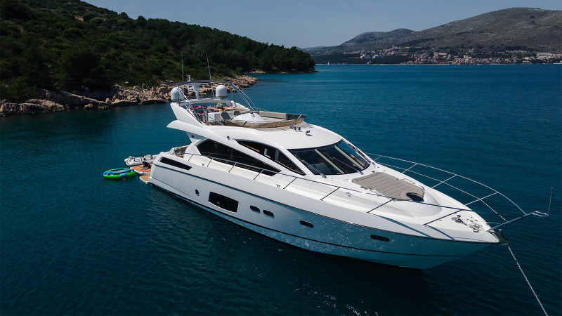 MANHATTAN 63 2011 SUNSEEKER