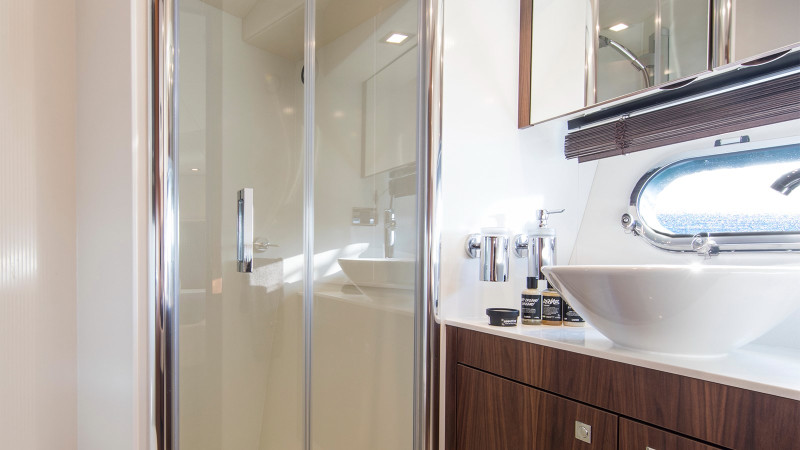 MANHATTAN 63 2011 SUNSEEKER