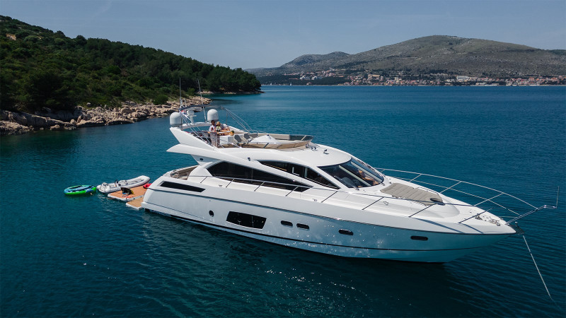MANHATTAN 63 2011 SUNSEEKER