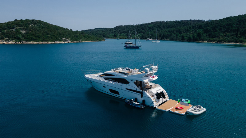 MANHATTAN 63 2011 SUNSEEKER