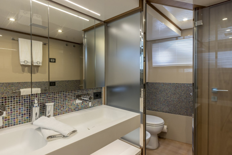 2017 FERRETTI YACHTS