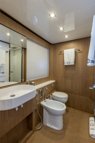 2017 FERRETTI YACHTS