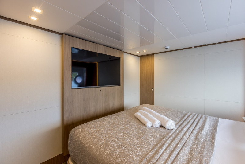 2017 FERRETTI YACHTS