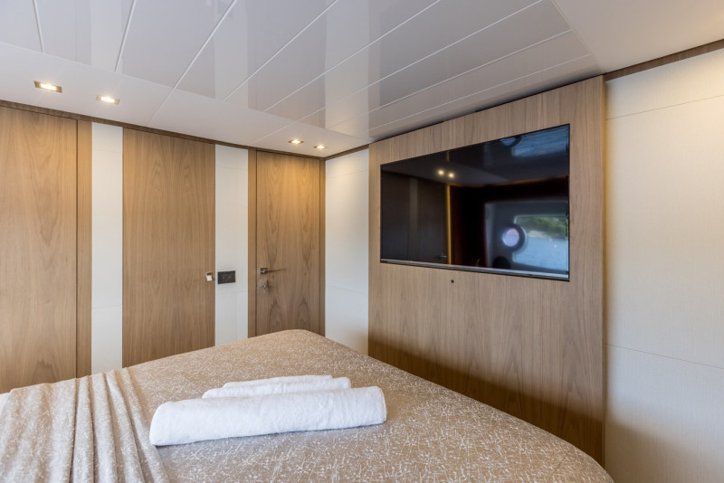 2017 FERRETTI YACHTS