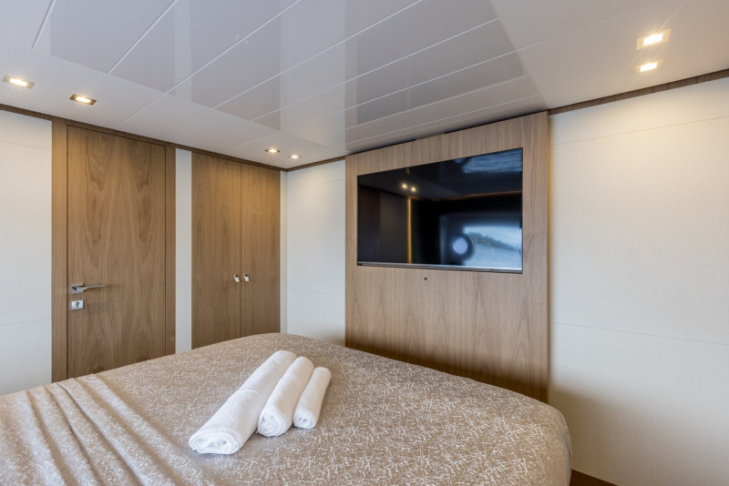 2017 FERRETTI YACHTS