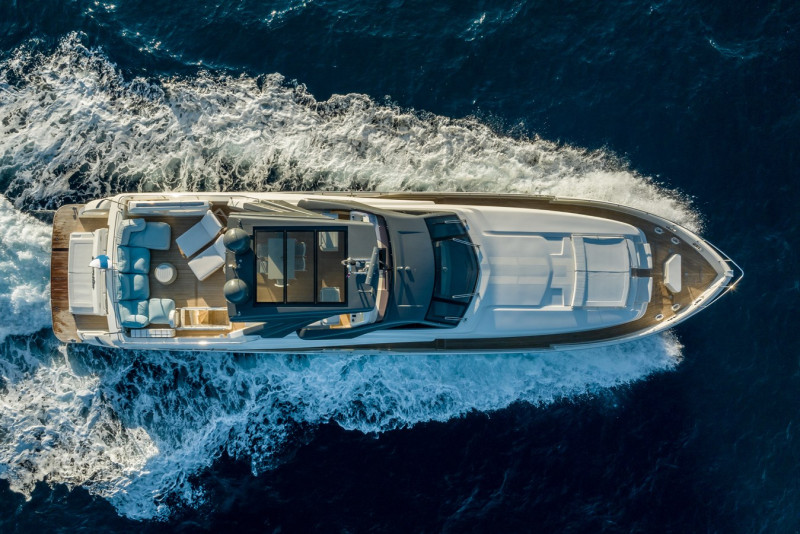 2017 FERRETTI YACHTS