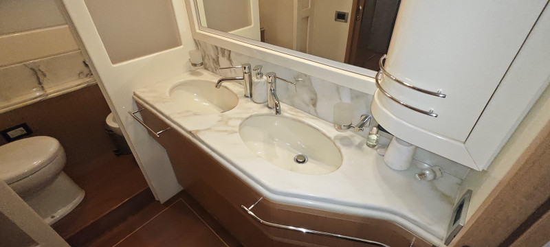 830 2009 FERRETTI YACHTS