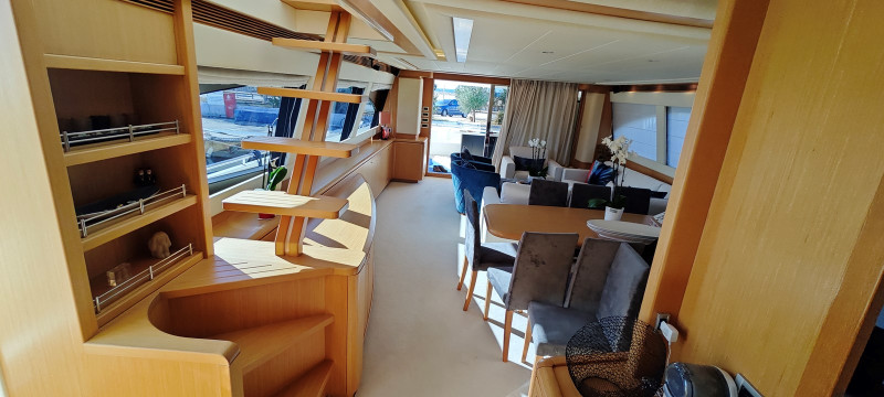 830 2009 FERRETTI YACHTS