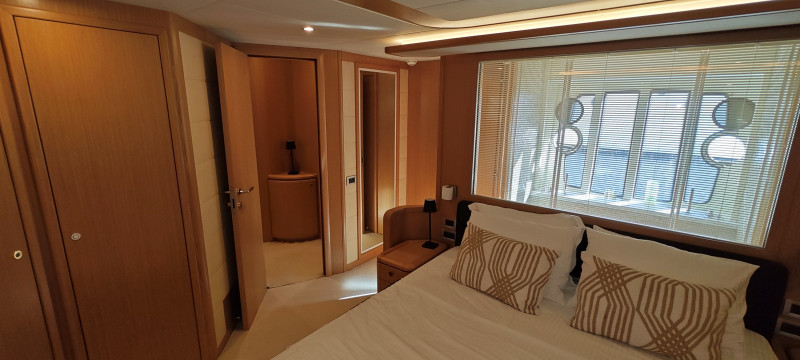 830 2009 FERRETTI YACHTS