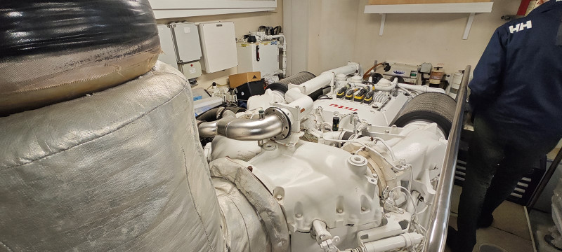 830 2009 FERRETTI YACHTS