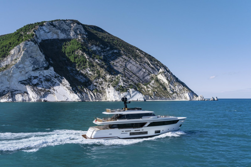 NAVETTA 30 2023 CUSTOM LINE