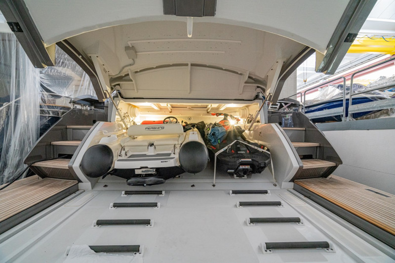 PERSHING 8 X 2022 PERSHING