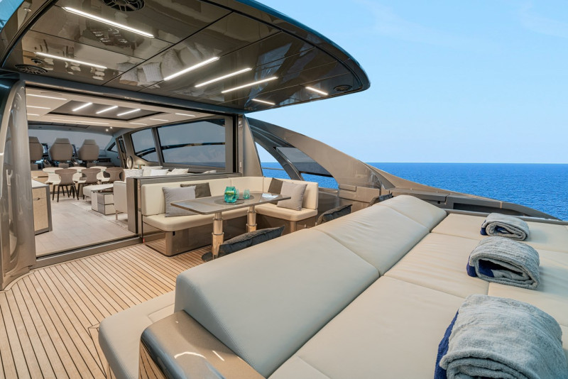 PERSHING 8 X 2022 PERSHING