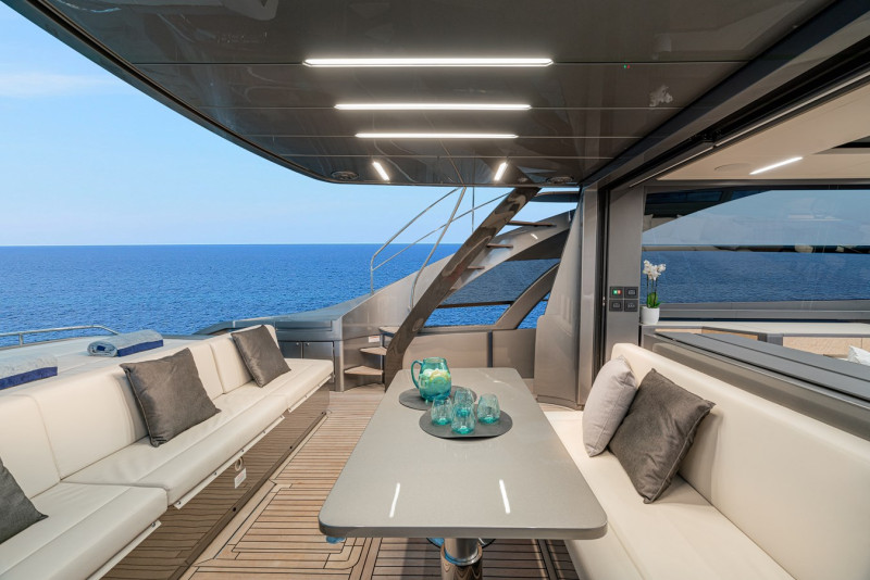 PERSHING 8 X 2022 PERSHING