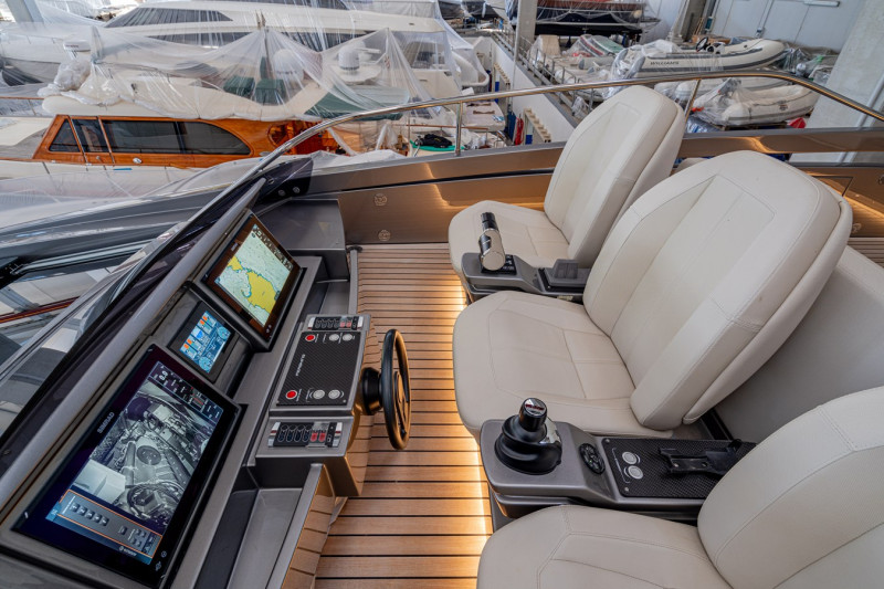 PERSHING 8 X 2022 PERSHING