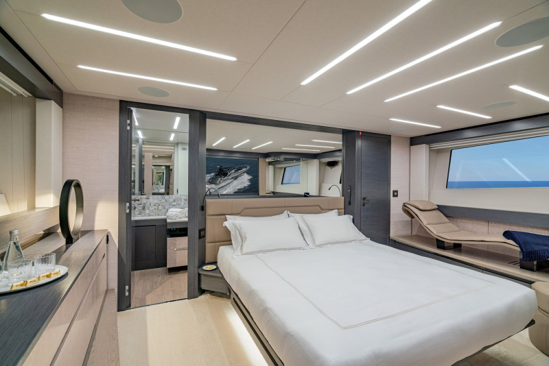 PERSHING 8 X 2022 PERSHING