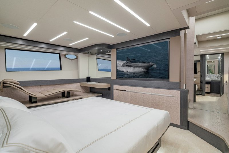 PERSHING 8 X 2022 PERSHING