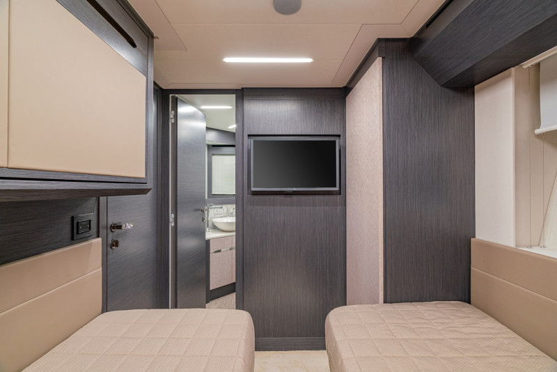 PERSHING 8 X 2022 PERSHING