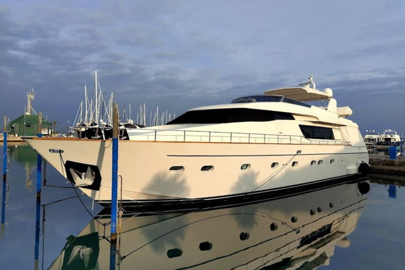 SL 82 2011 SANLORENZO YACHTS