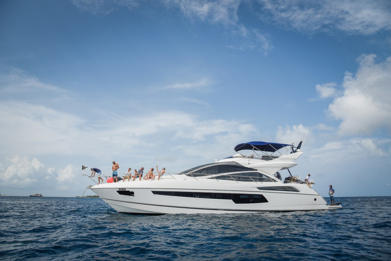 68 Sport Yacht 2013 SUNSEEKER