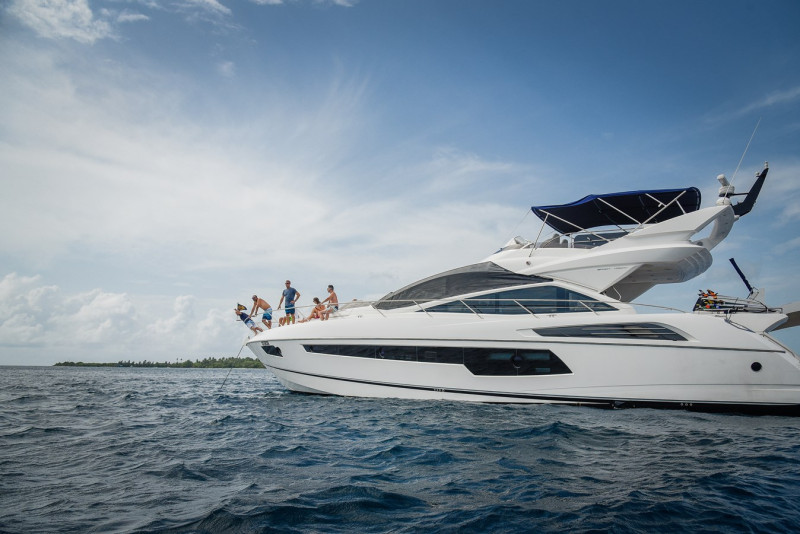 68 Sport Yacht 2013 SUNSEEKER