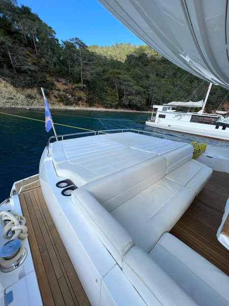 68 Sport Yacht 2013 SUNSEEKER