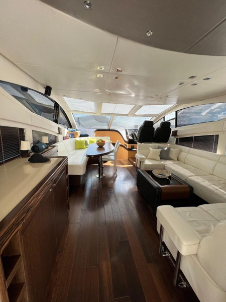 68 Sport Yacht 2013 SUNSEEKER