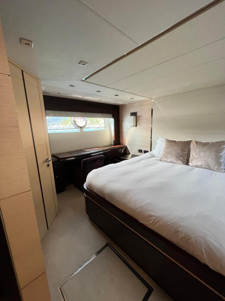68 Sport Yacht 2013 SUNSEEKER