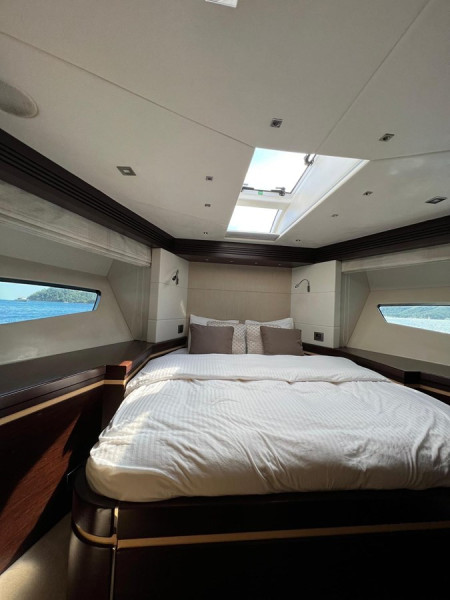 68 Sport Yacht 2013 SUNSEEKER