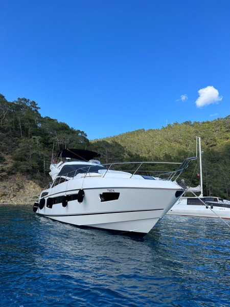 68 Sport Yacht 2013 SUNSEEKER