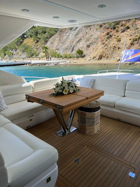 68 Sport Yacht 2013 SUNSEEKER