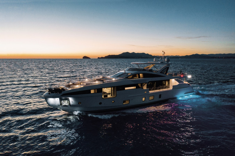 GRANDE 32 METRI 2019 AZIMUT YACHTS