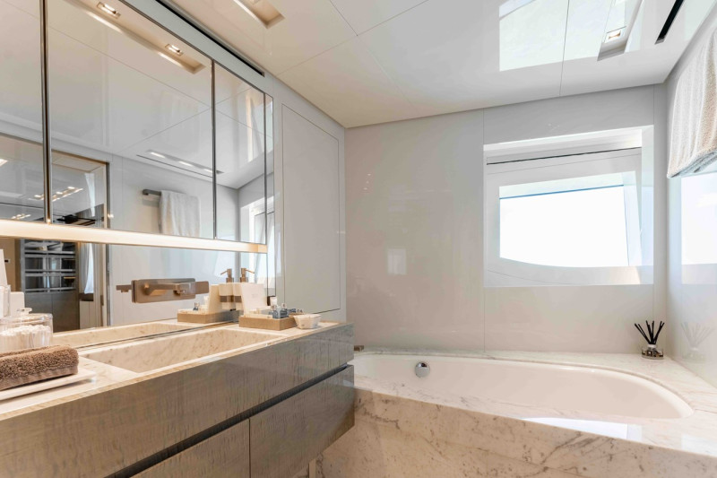 SD 126 2018 SANLORENZO YACHTS