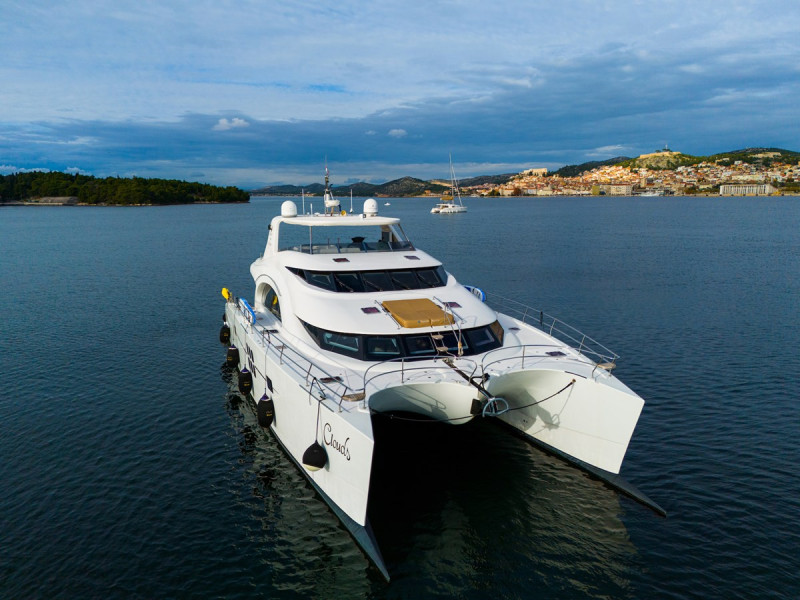70 POWER  2013 SUNREEF YACHTS